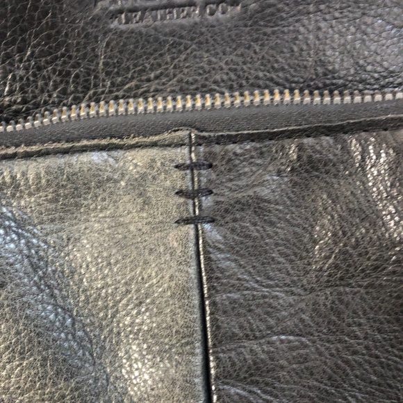 Black leather knapsack -very good condition - soft leather - Picture 3 of 9